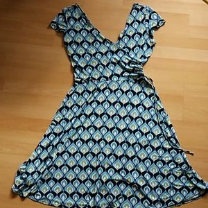 B. Calm dress